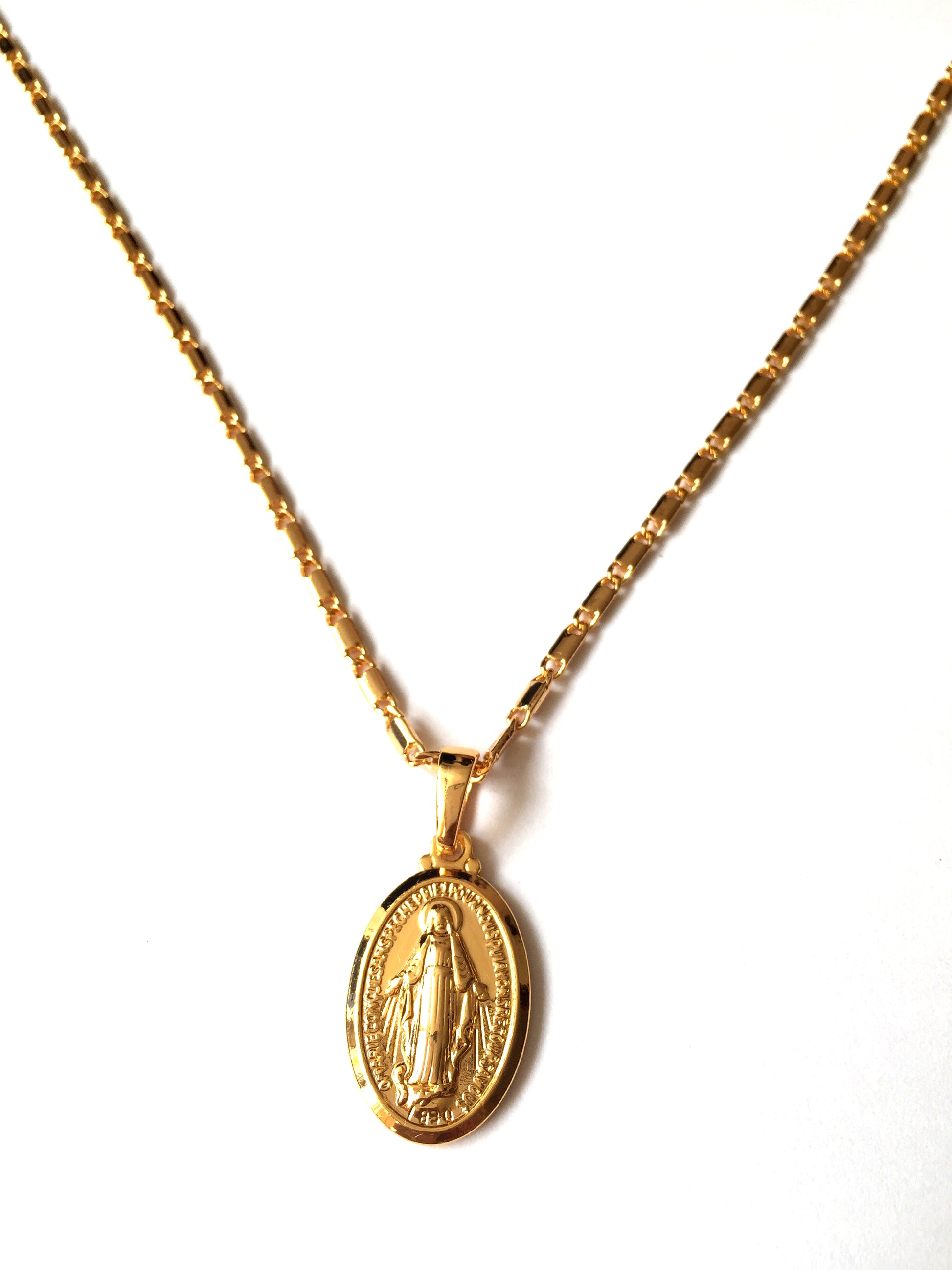 Gold Miraculous Medal Necklace, A beautiful high quality necklace with a miraculous medal pendant of the Immaculate Virgin Mary, Would make a beautiful holy gift for Communion, Baptism, Christening, Easter, Christmas or other special occasion